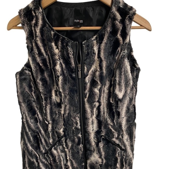 Style and company faux fur vest size PP. - Picture 1 of 11